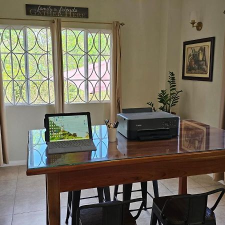 Komfort Getaway Villa At Countrymist Ocho Rios Exterior photo